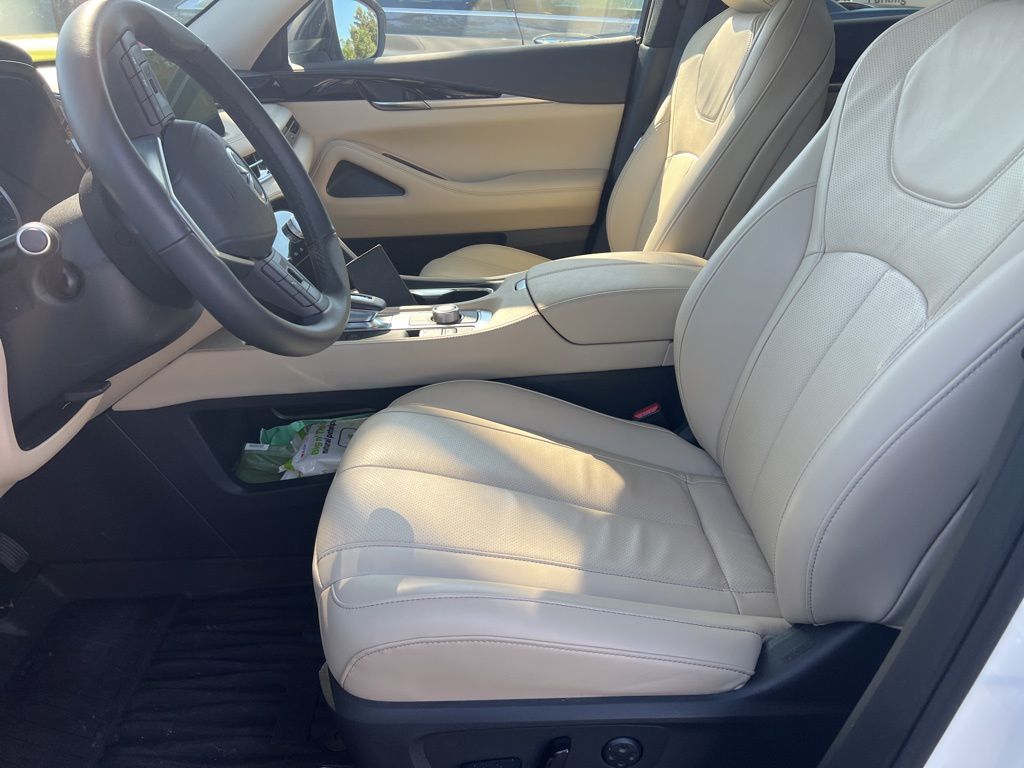 2025 Infiniti QX60 Pure photo 3