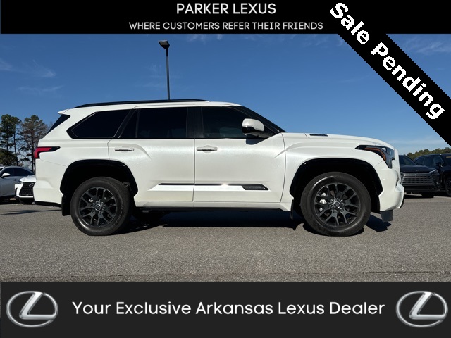 2023 Toyota Sequoia Platinum's photo