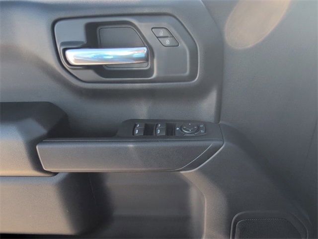 2026 Chevrolet Silverado Custom photo 13