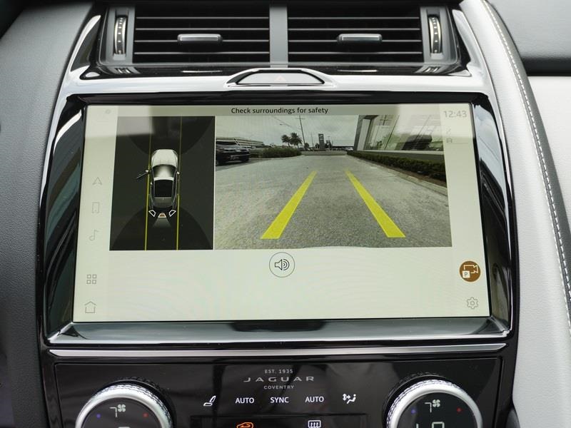 2024 Jaguar E-PACE P250 photo 12