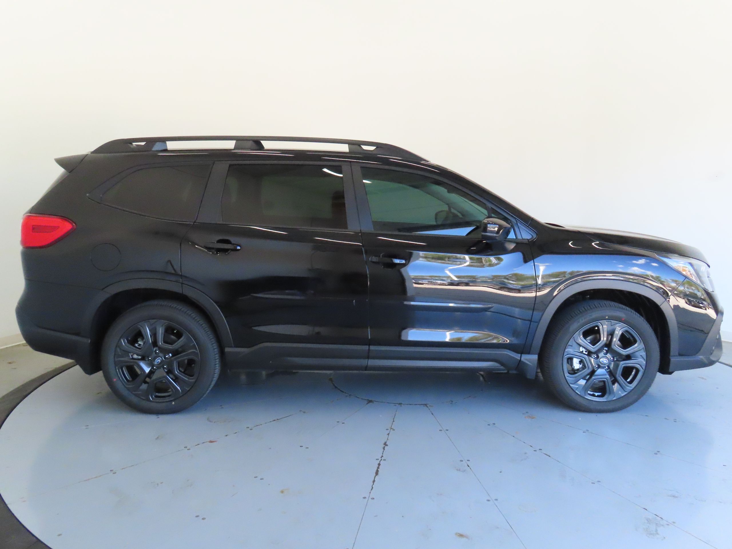 2025 Subaru Ascent Onyx Edition photo 2