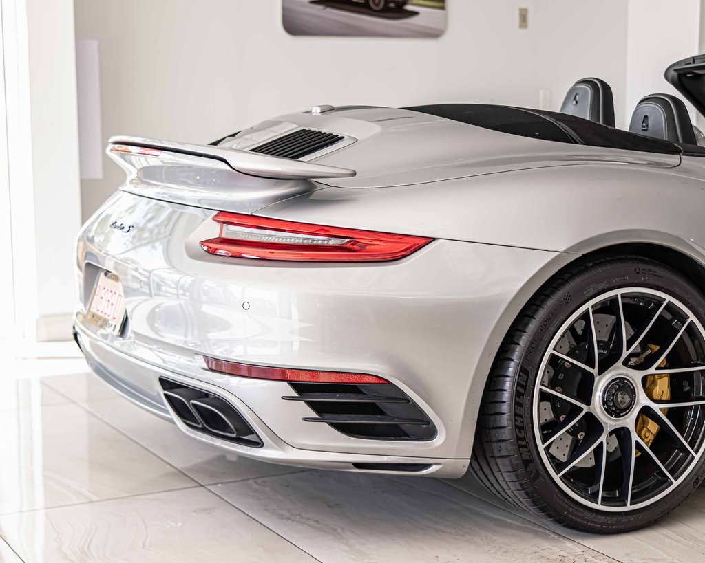 2017 PORSCHE 911 - Image 13