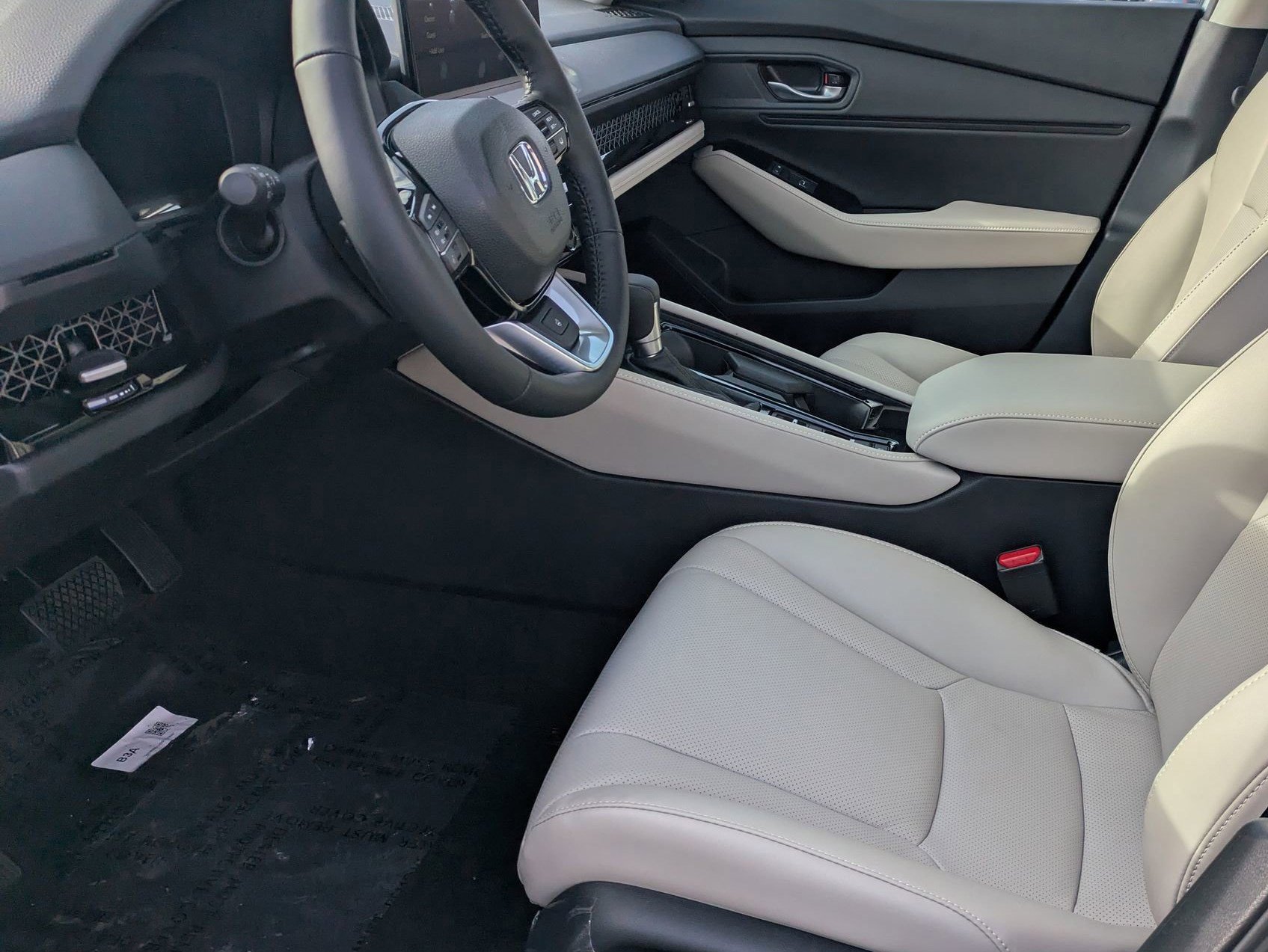 2025 Honda Accord Hybrid Touring photo 12