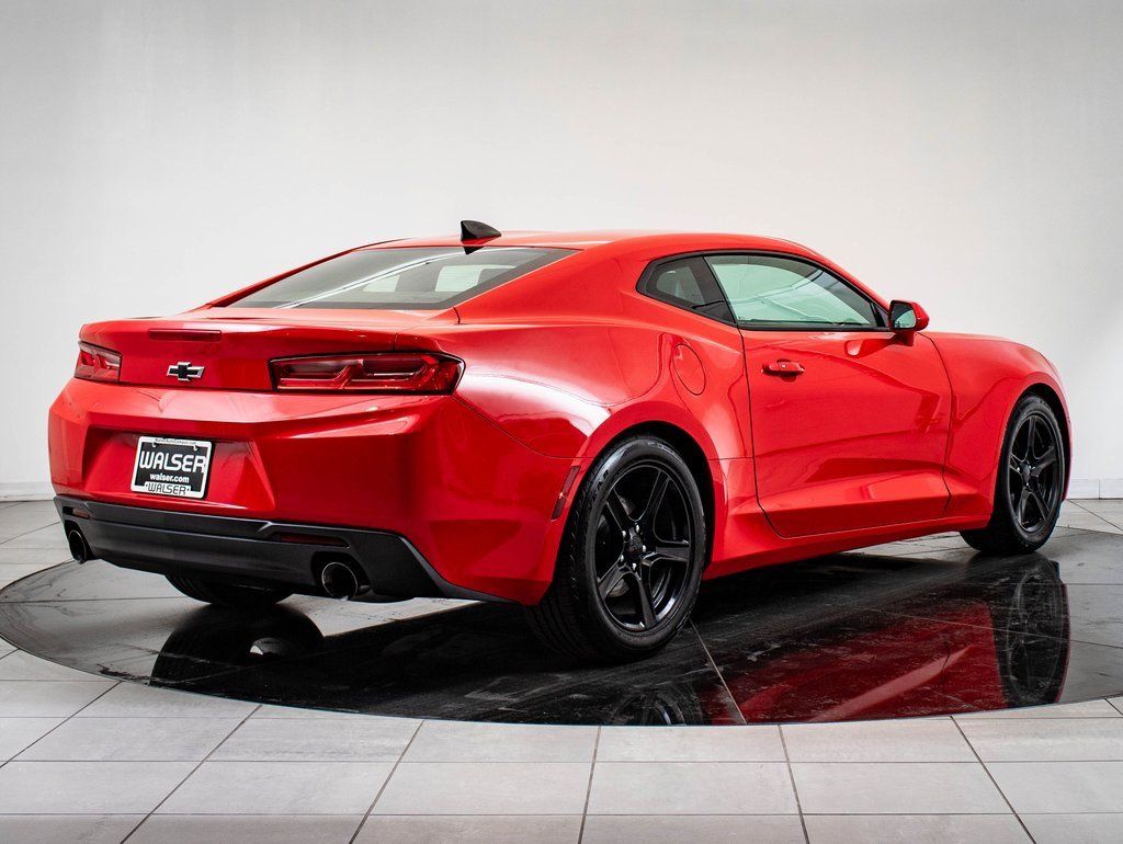 2018 Chevrolet Camaro 2LT photo 10