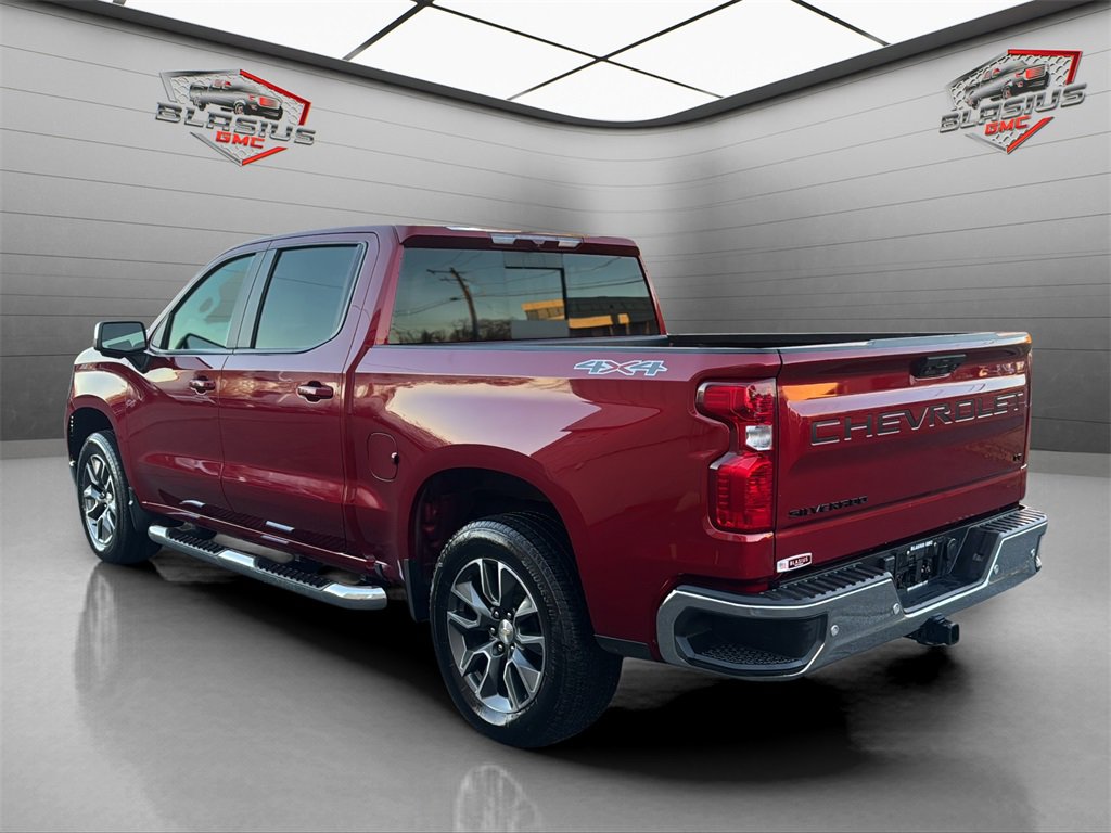 2023 Chevrolet Silverado 1500 LT photo 3