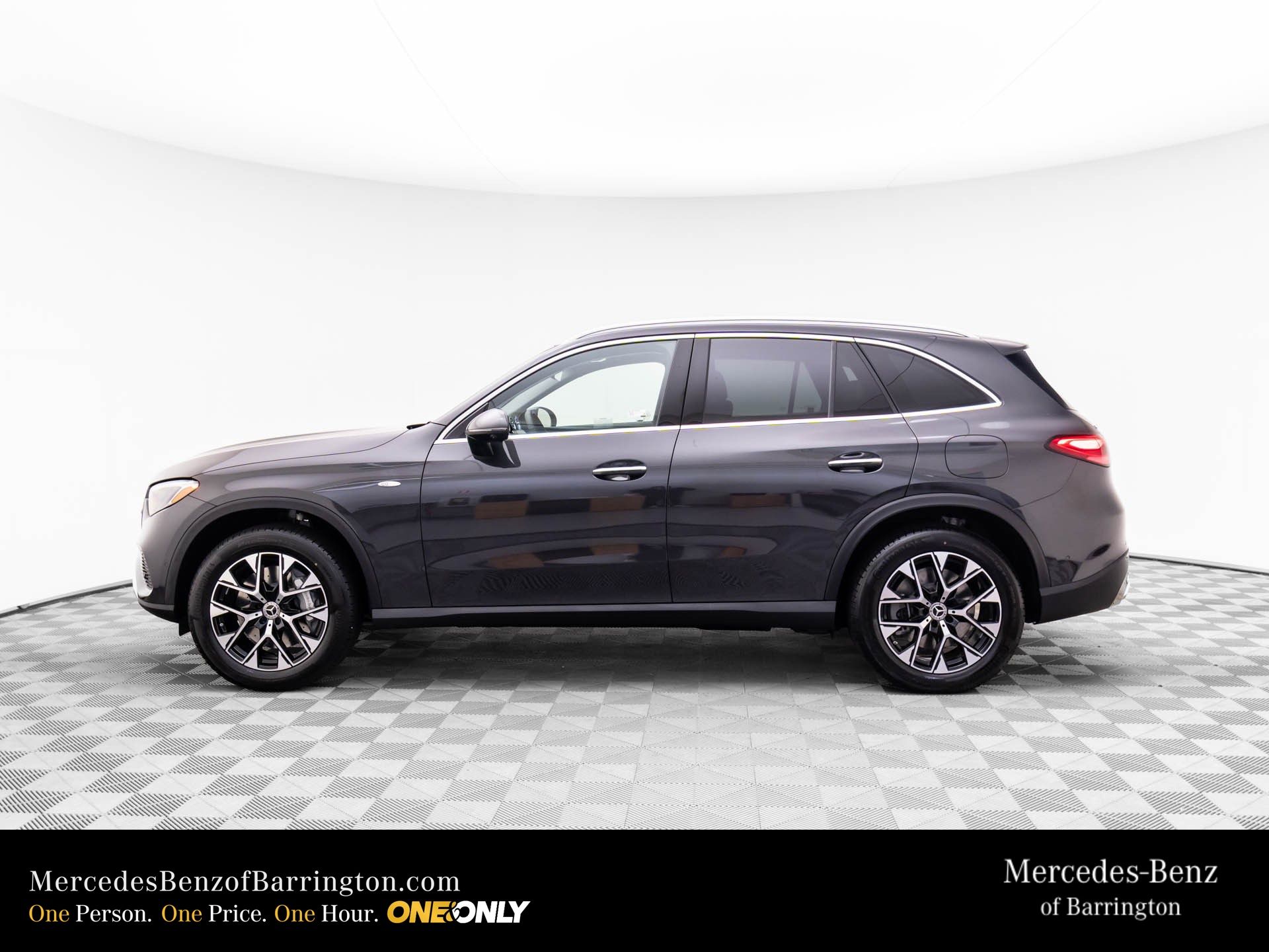 2025 Mercedes Benz GLC 350e 4MATIC photo 2
