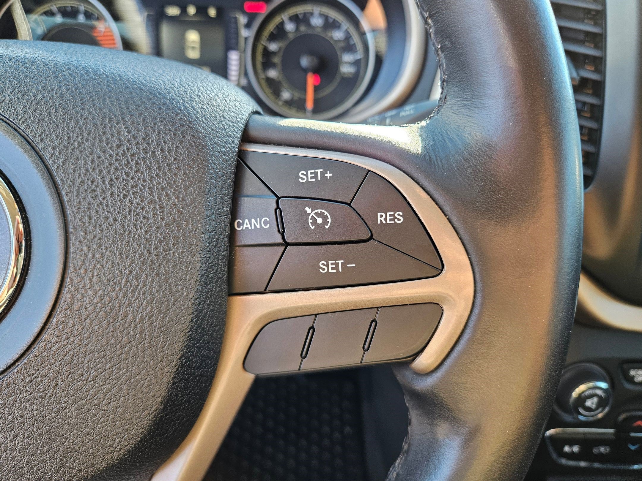 2016 Jeep Cherokee Latitude photo 16