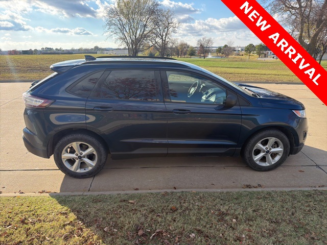 2017 Ford Edge SE photo 2