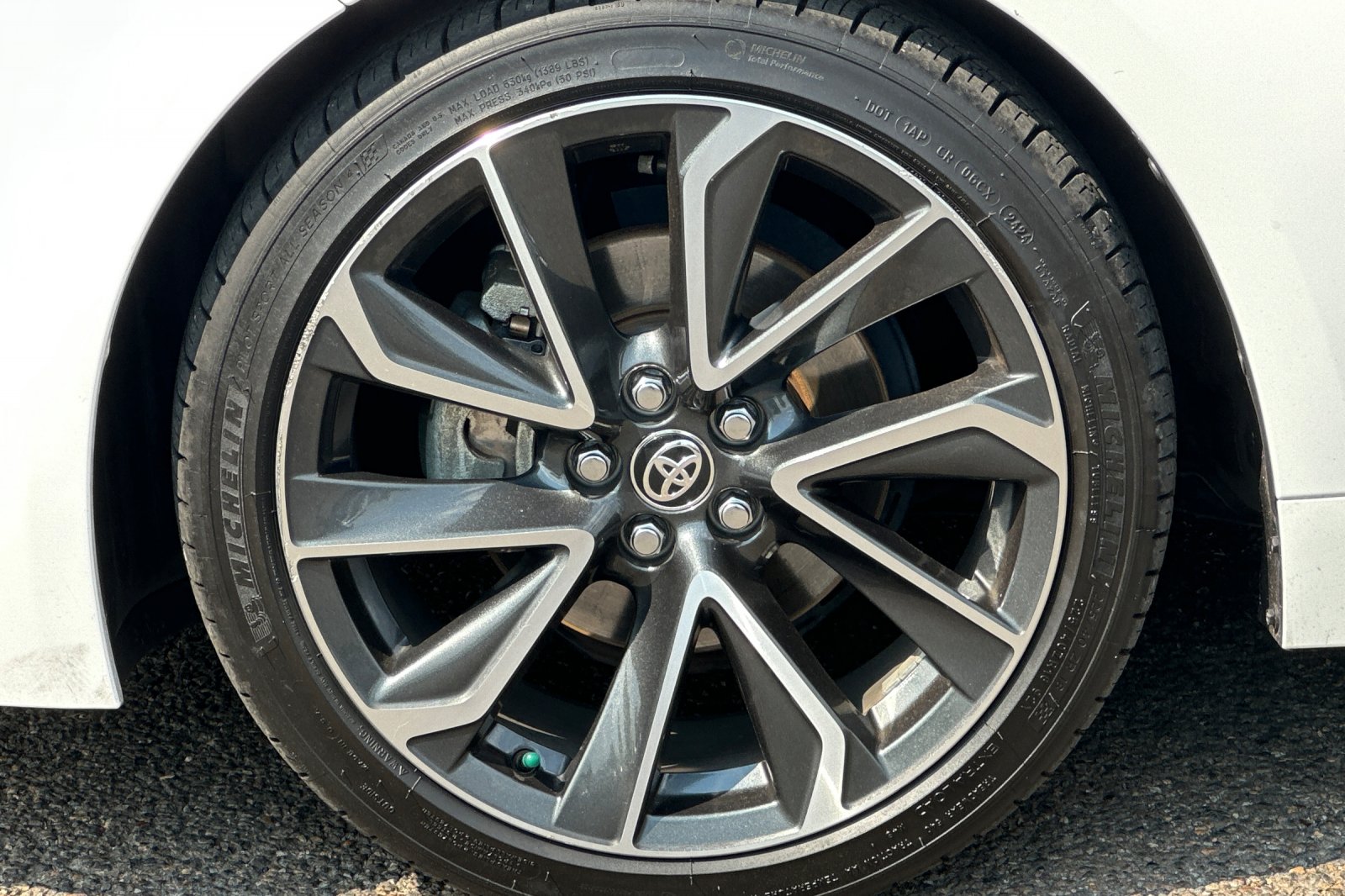 2022 Toyota Corolla XSE photo 24