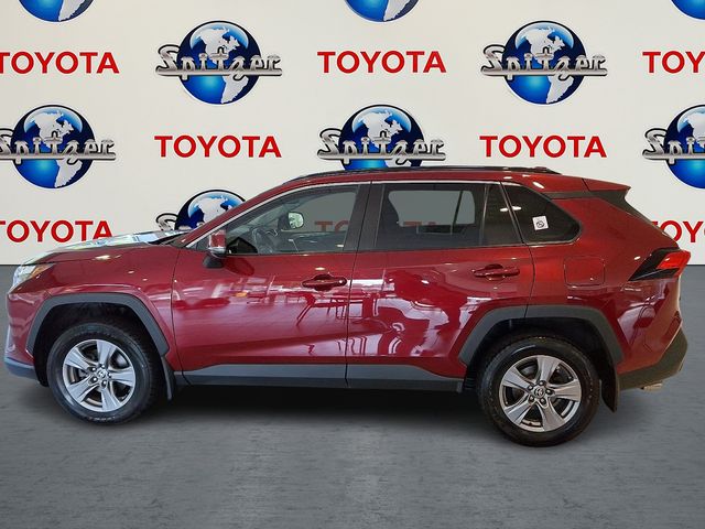 2022 Toyota RAV4 XLE photo 3