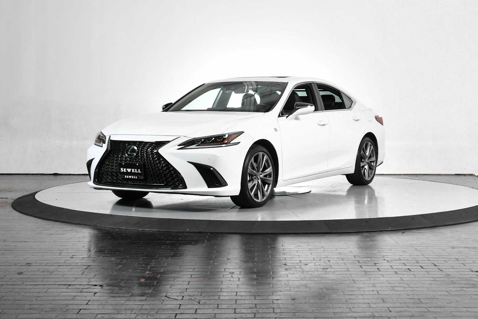 2020 Lexus ES F SPORT's photo