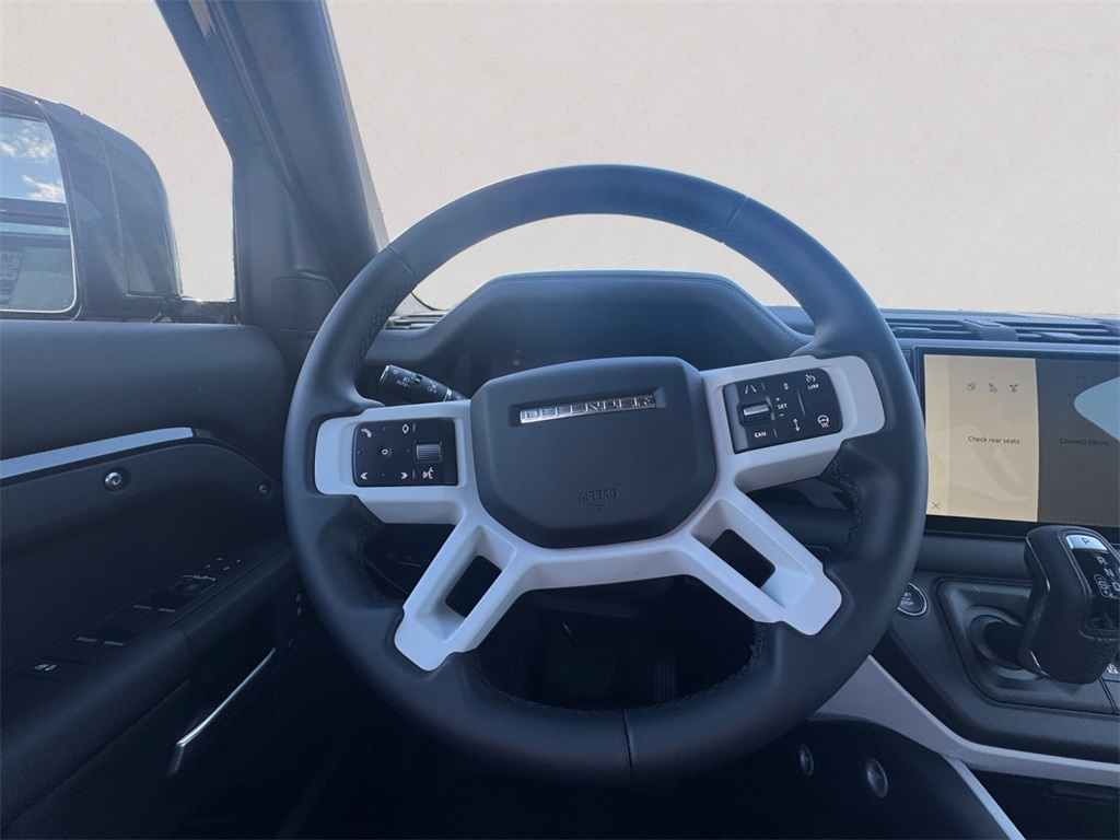 2025 Land Rover Defender 110 X-Dynamic SE photo 12