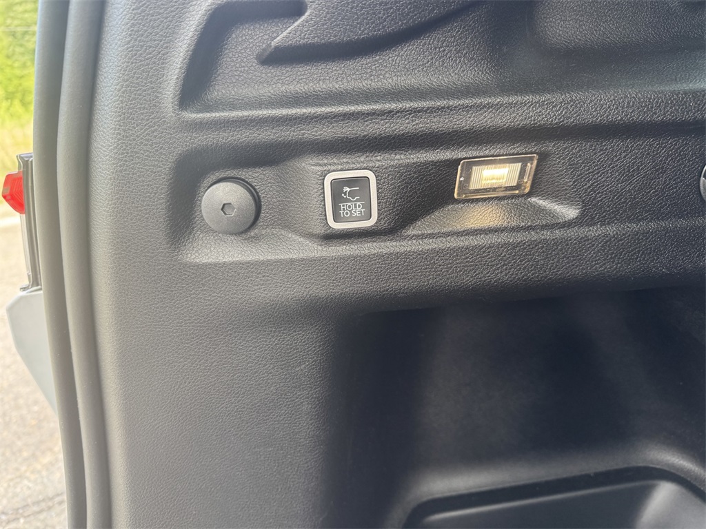 2021 Jeep Grand Cherokee Laredo photo 10