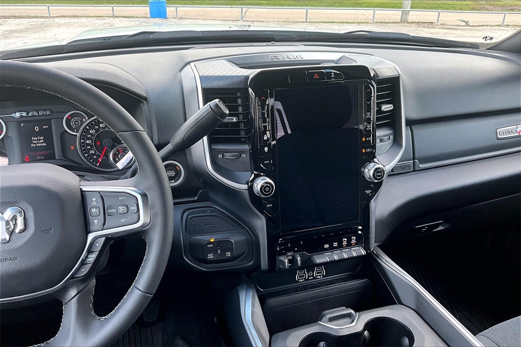 2025 Ram 2500 Big Horn photo 7