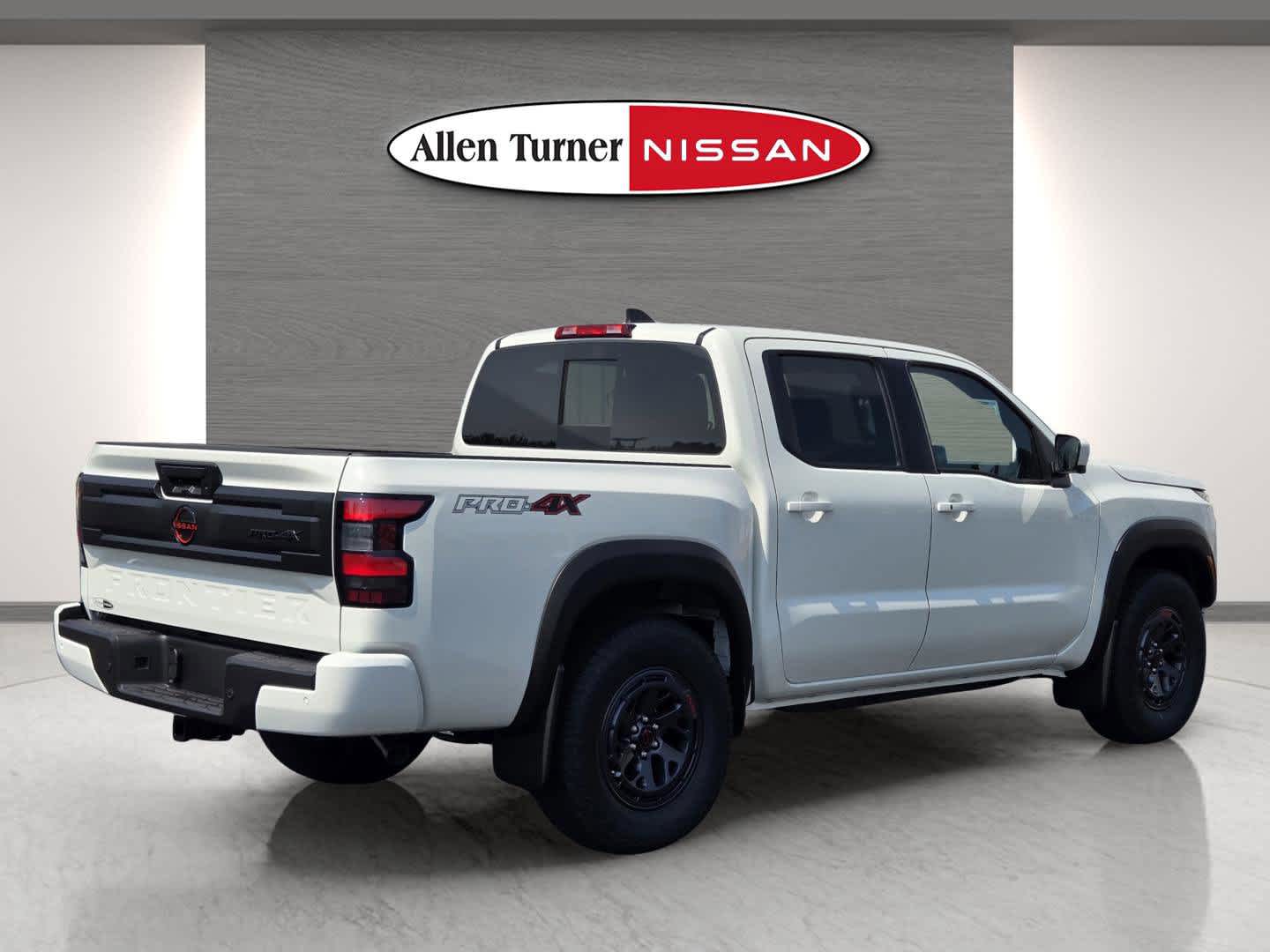 2025 Nissan Frontier Crew Cab PRO-4X photo 7