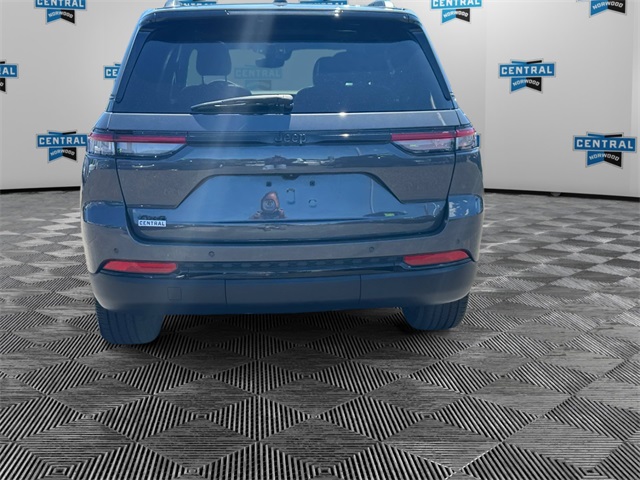 2023 Jeep Grand Cherokee Altitude photo 9