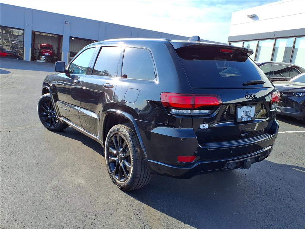 Used 2017 Jeep Grand Cherokee Altitude with VIN 1C4RJFAG1HC892000 for sale in Creve Coeur, MO