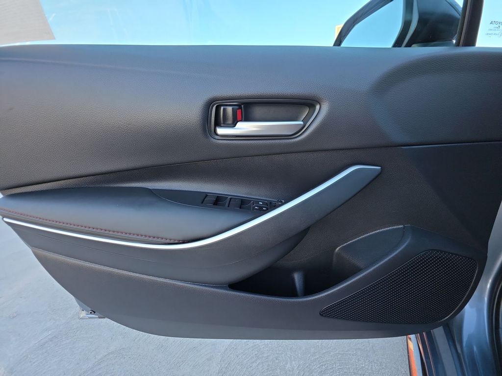 2025 Toyota Corolla SE photo 23