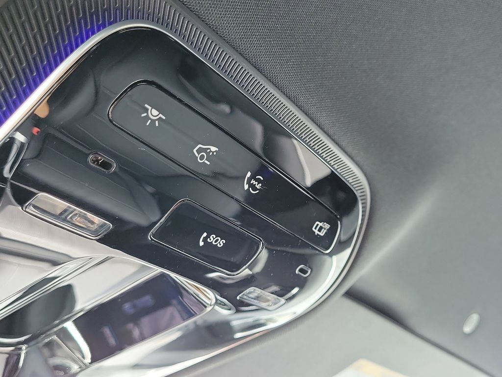 2025 Mercedes Benz GLC 300 photo 22