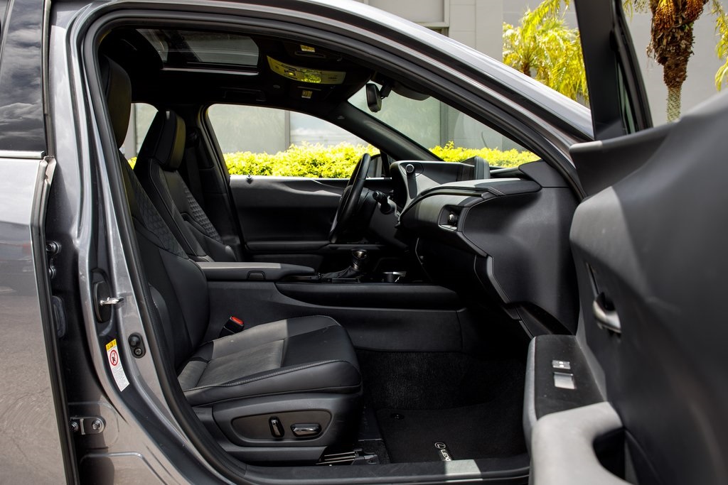2019 Lexus UX 200 photo 37