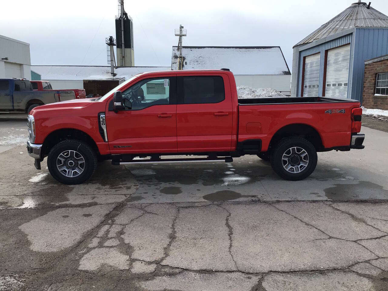 2025 Ford F-350 Lariat photo 6