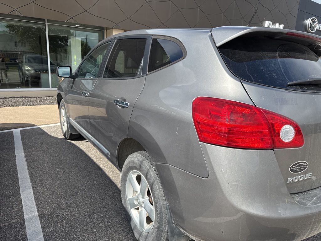 2013 Nissan Rogue S photo 2