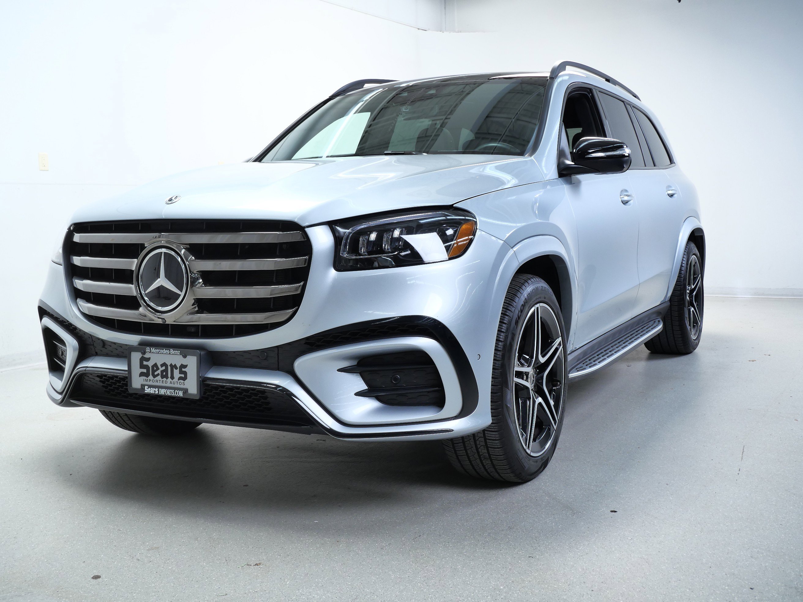 2025 Mercedes Benz GLS 450 4MATIC photo 11