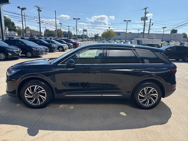 2023 Lincoln Corsair Standard photo 5