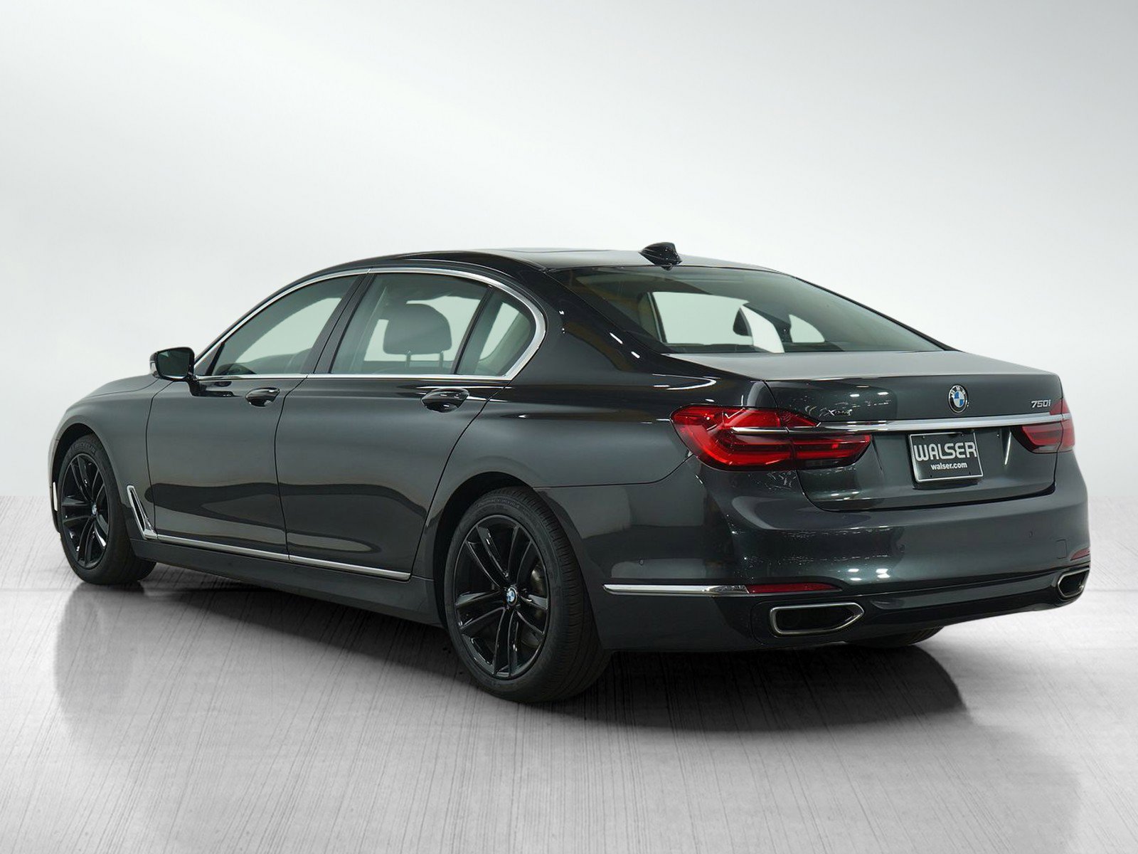 2018 Bmw 750i / B7 xDrive Sedan photo 2