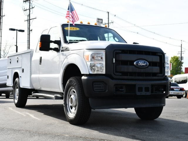 2015 Ford F-350 Super Duty Chassis Cab XL's photo
