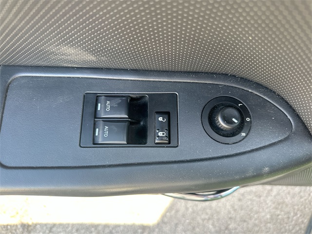 2011 Dodge Challenger R/T photo 25