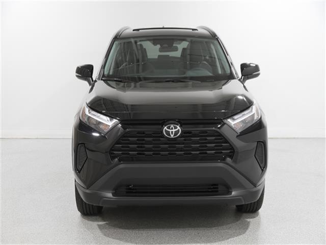 2024 Toyota RAV4 XLE photo 2