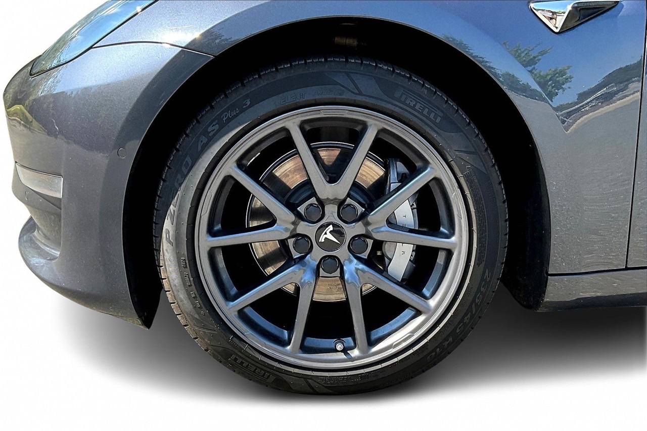 2020 Tesla Model 3 Long Range photo 28