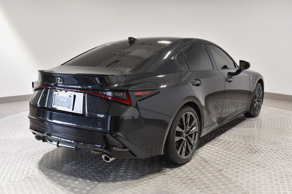 2023 Lexus IS 350 F SPORT photo 3
