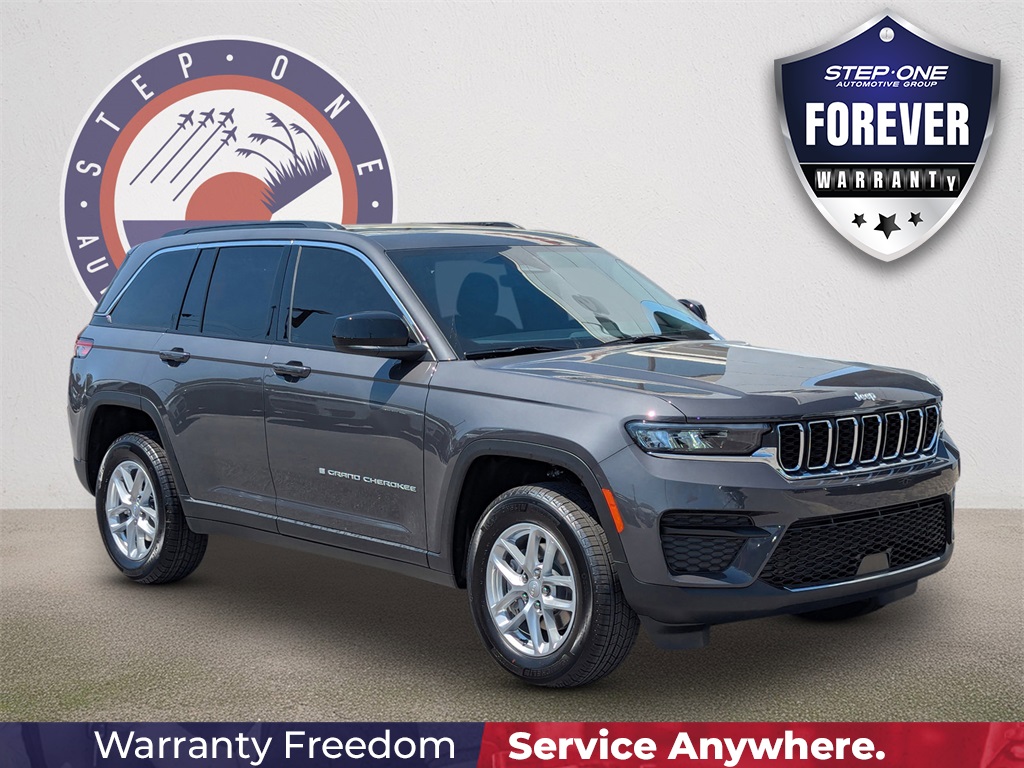 2025 Jeep Grand Cherokee Laredo's photo