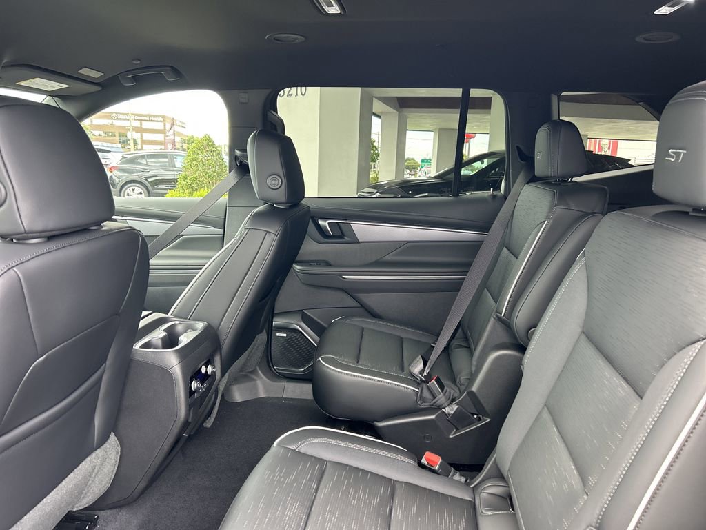 2026 Buick Enclave Sport Touring photo 18