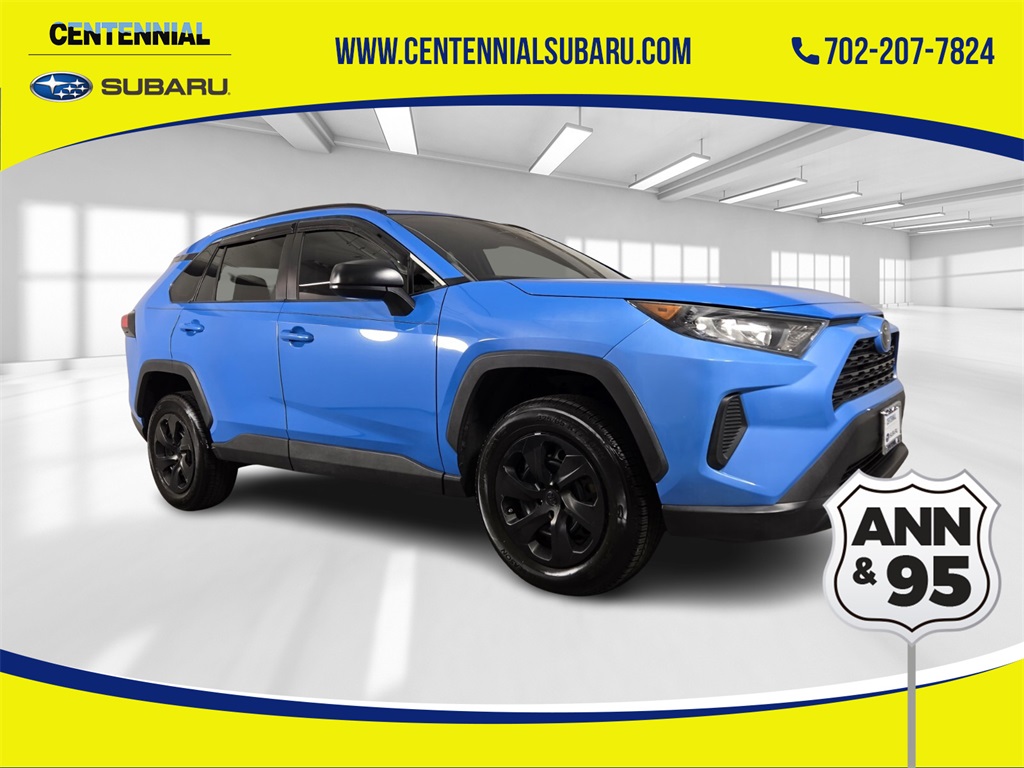 2020 Toyota RAV4 LE's photo
