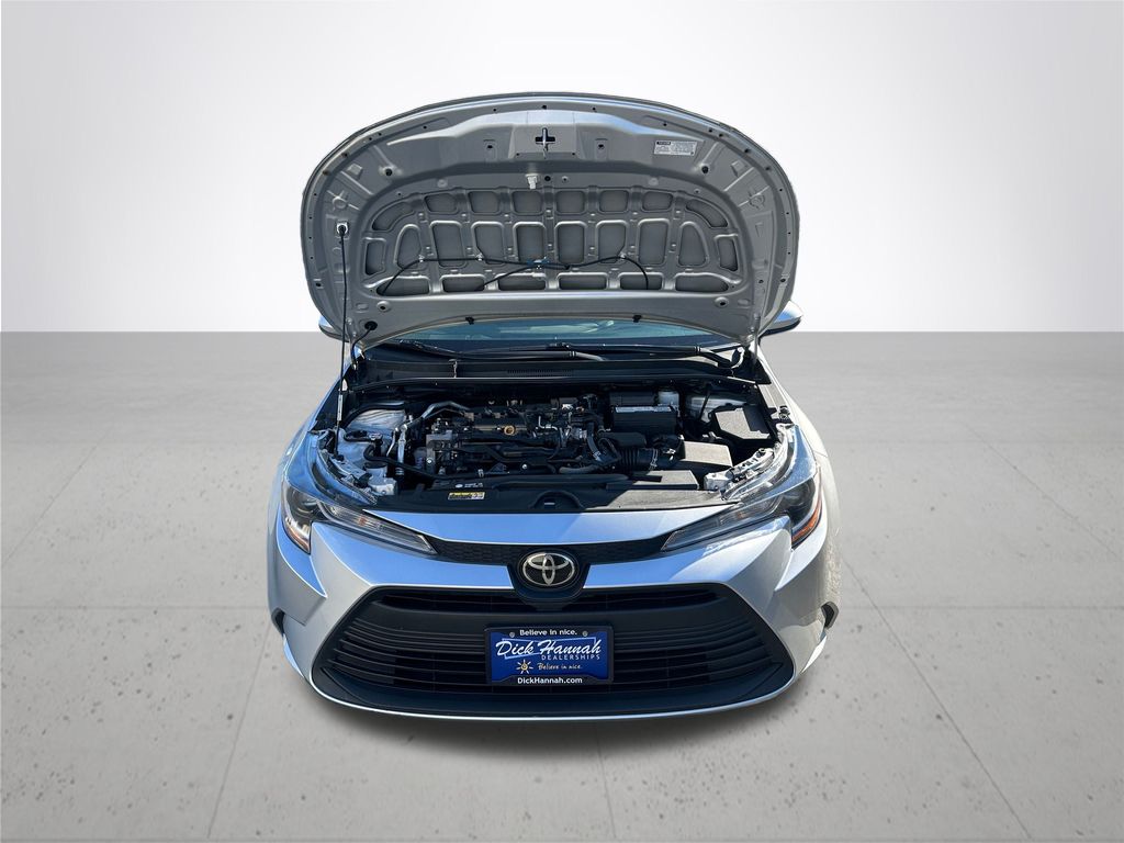 2023 Toyota Corolla LE photo 4