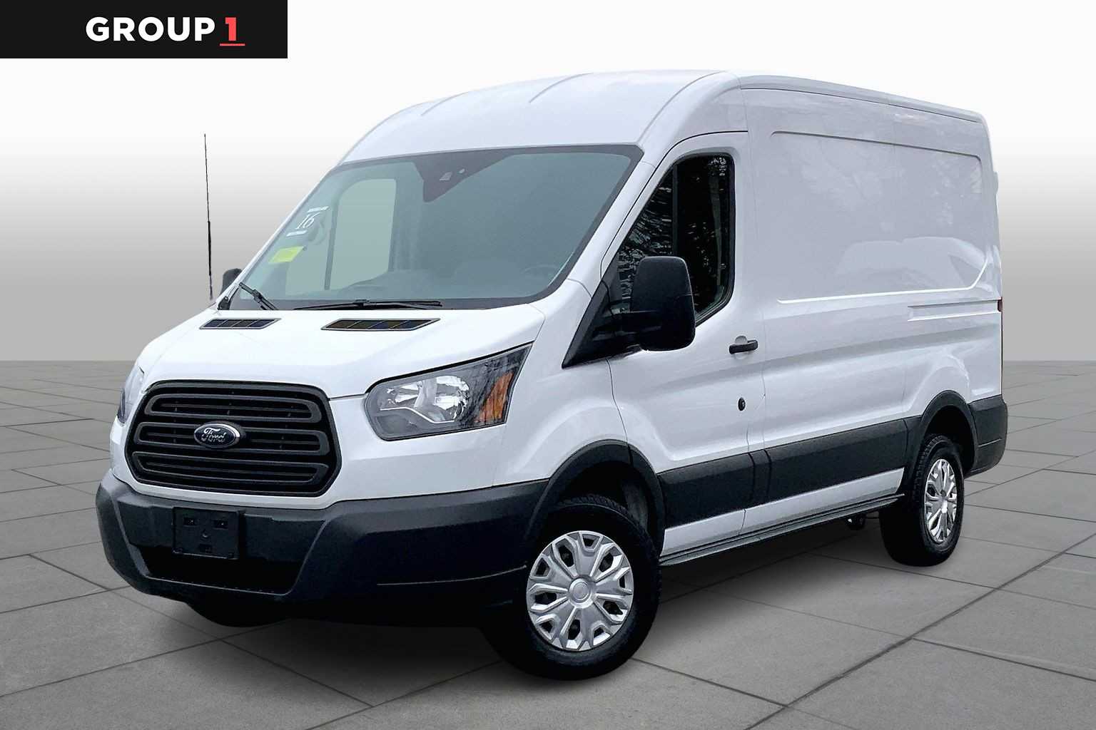 2016 Ford Transit Base's photo