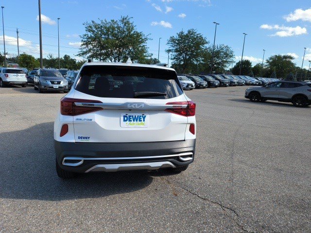 2023 Kia Seltos S photo 4