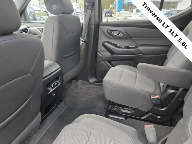 2023 Chevrolet Traverse Cloth photo 16