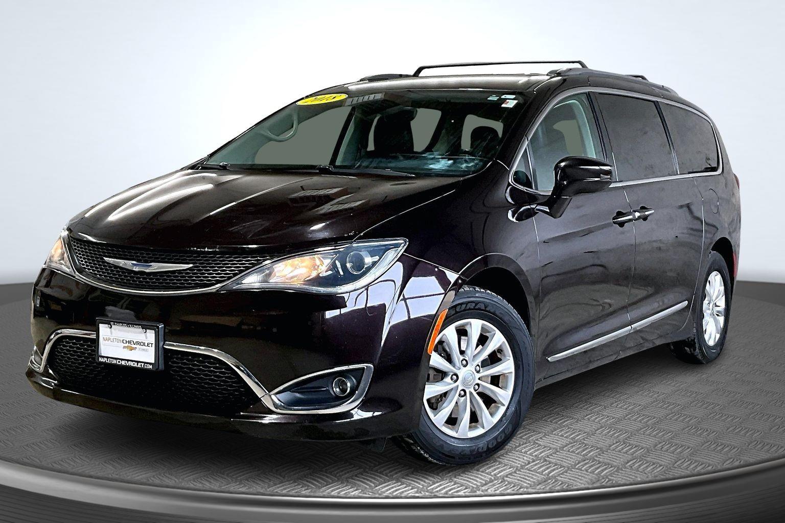 2018 Chrysler Pacifica Touring L's photo