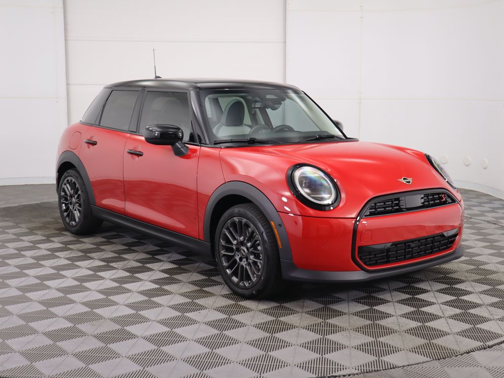 2025 Mini Cooper 4 Door Hardtop Signature photo 2