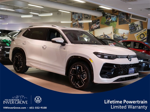 2026 Volkswagen Tiguan SEL R-LINE TURBO's photo