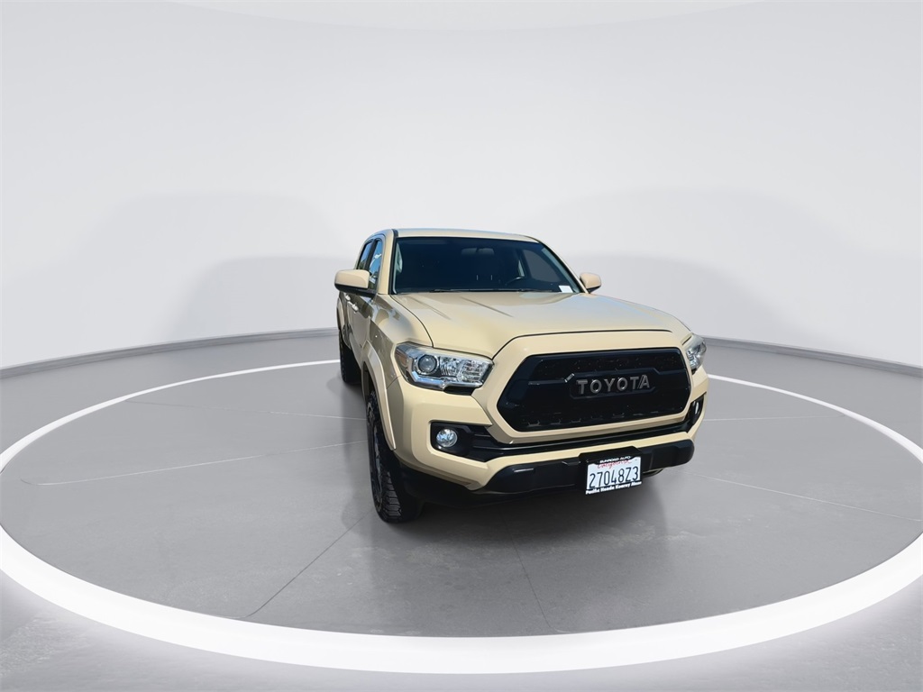 2016 Toyota Tacoma SR5 photo 2