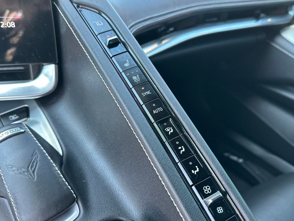 2020 Chevrolet Corvette Stingray 2LT photo 16