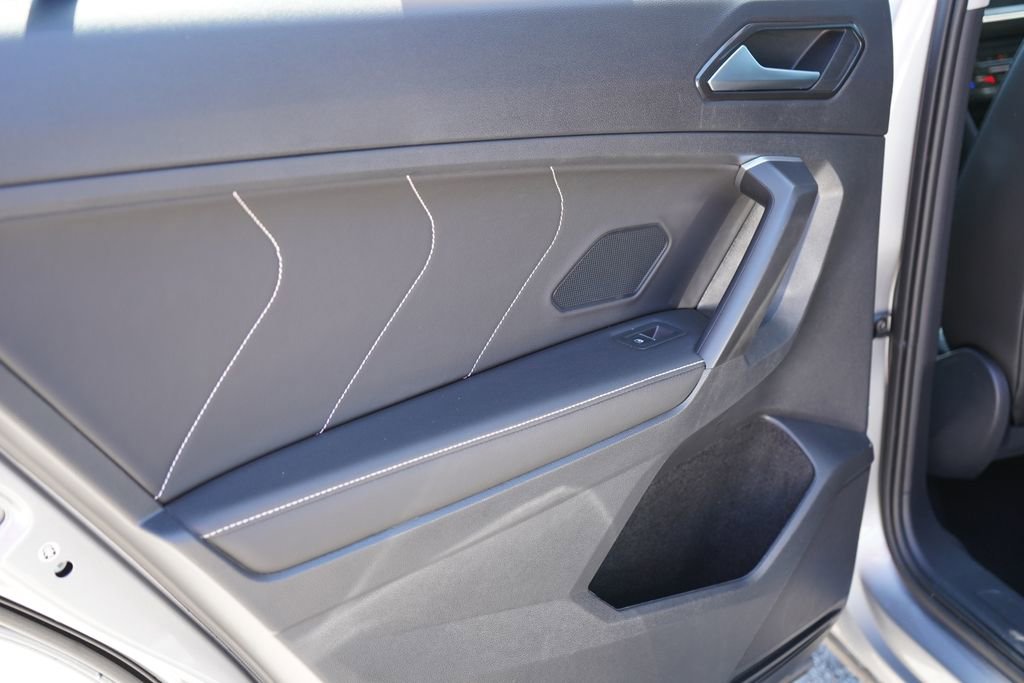 2024 Volkswagen Tiguan SE Wolfsburg Edition photo 18