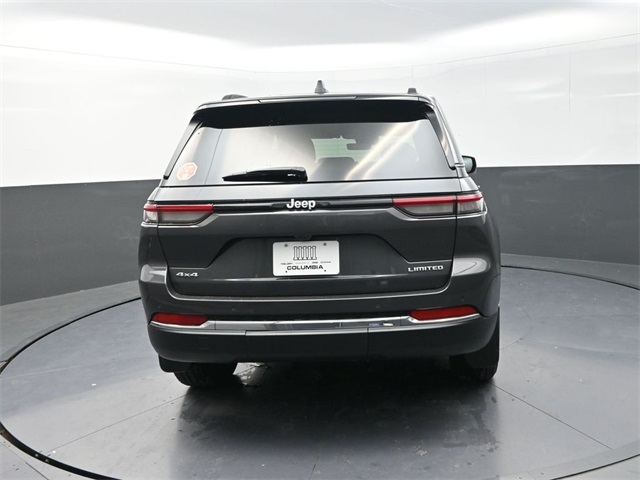 2025 Jeep Grand Cherokee Limited photo 3
