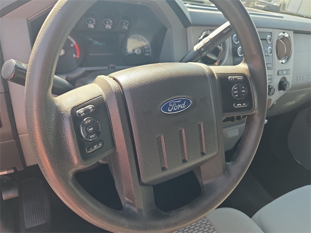 2016 Ford F-350 XLT photo 9