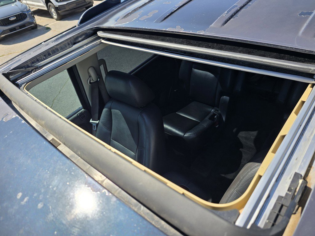 2007 Cadillac Escalade Base photo 2